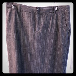 Eddie Bauer NWOT woman’s skirt, straight.
